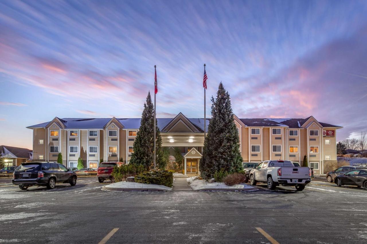 Best Western Plus Woodstock Inn & Suites Exterior photo