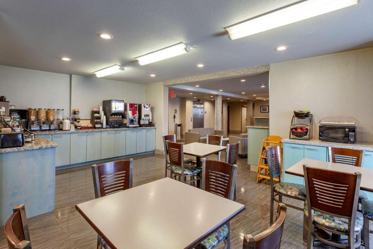 Best Western Plus Woodstock Inn & Suites Exterior photo