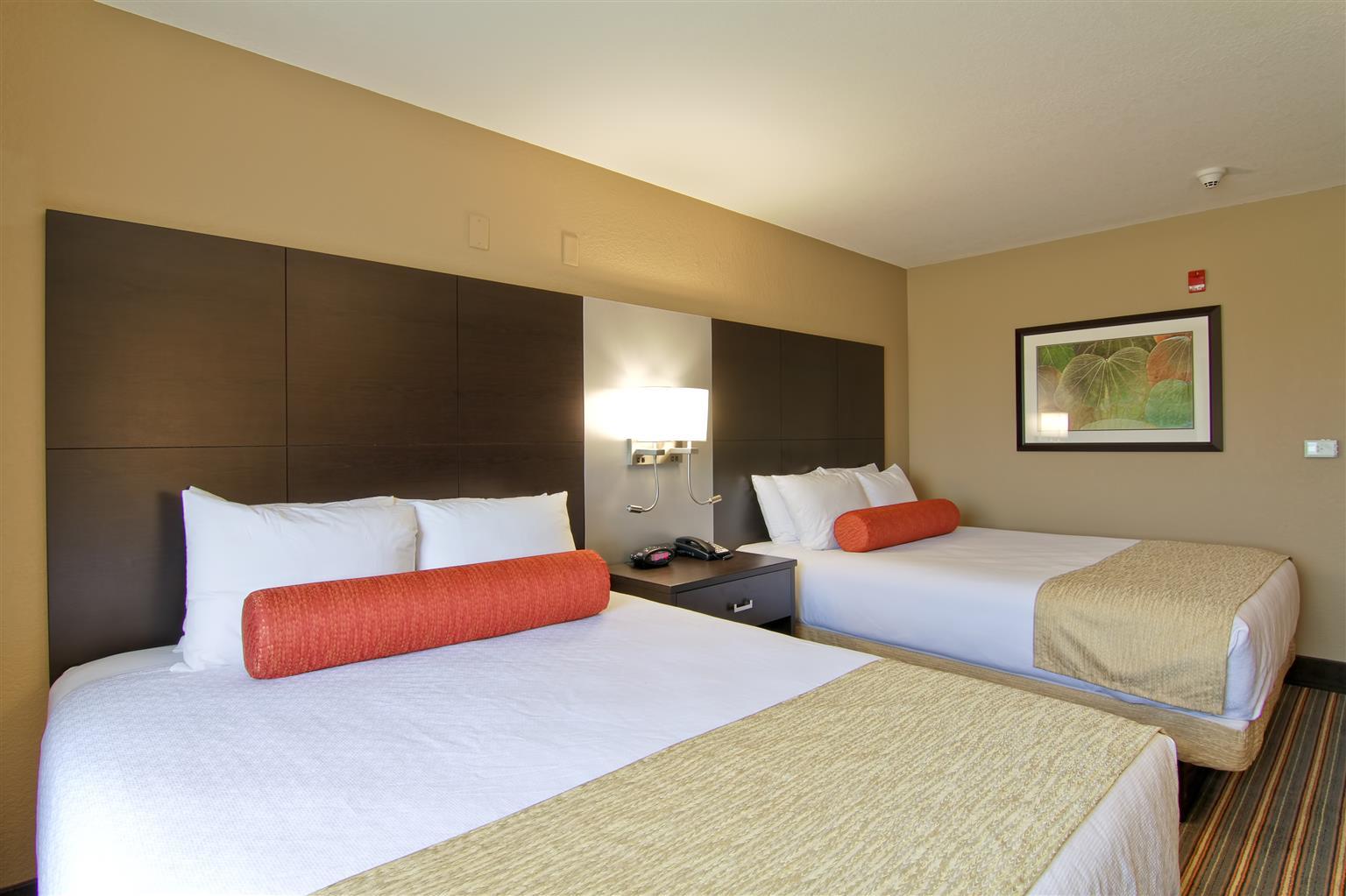 Best Western Plus Woodstock Inn & Suites Exterior photo